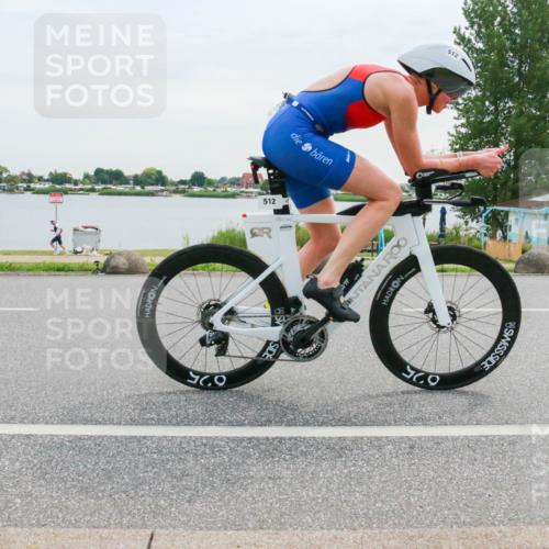 15.06.2025 - 27. Vierlanden-Triathlon H.Heesch http://msf.ph/oto/8036409 15.06.2025 10:48:35 Radfahren 376, 512 meine-sportfotos.de