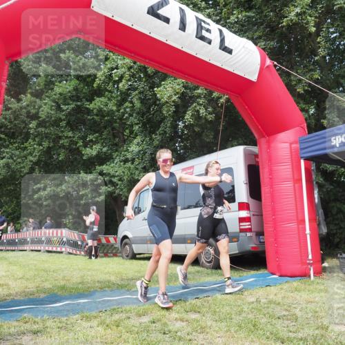 21.06.2025 - 27. Vierlanden-Triathlon KatJ http://msf.ph/oto/8036413 15.06.2025 11:25:19 Schwimmen  meine-sportfotos.de