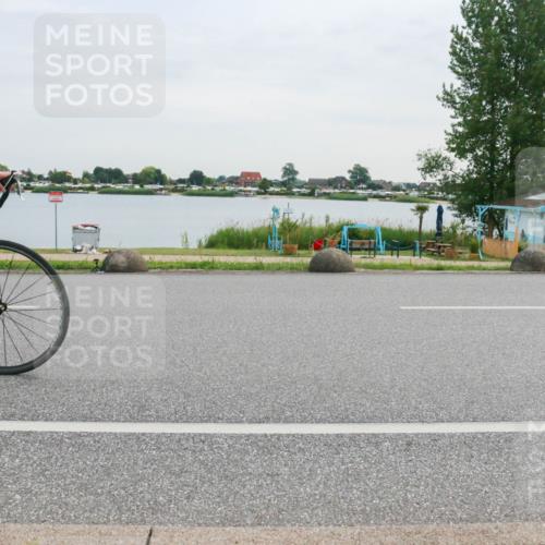 15.06.2025 - 27. Vierlanden-Triathlon H.Heesch http://msf.ph/oto/8036414 15.06.2025 10:48:38 Radfahren 167, 376, 512 meine-sportfotos.de
