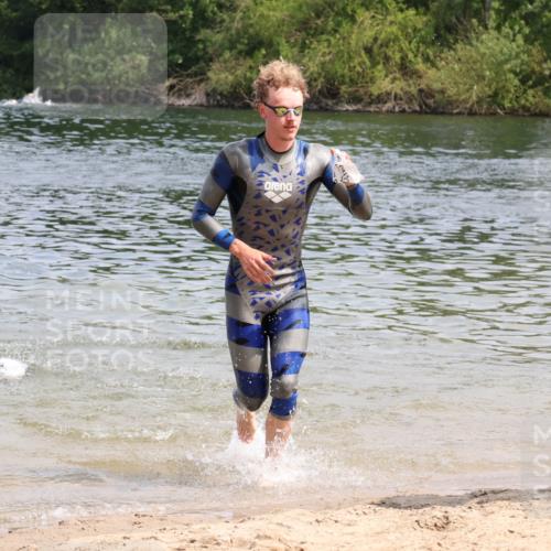 21.06.2025 - 27. Vierlanden-Triathlon Lena Gebhardt http://msf.ph/oto/8036415 15.06.2025 11:57:54 Schwimmen 984, 985, 986, 987, 988 meine-sportfotos.de