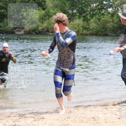 21.06.2025 - 27. Vierlanden-Triathlon Lena Gebhardt http://msf.ph/oto/8036422 15.06.2025 11:57:55 Schwimmen 984, 985, 986, 987, 988 meine-sportfotos.de