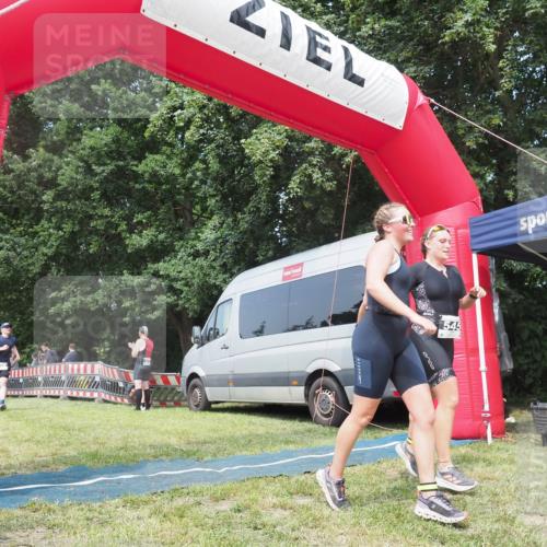 21.06.2025 - 27. Vierlanden-Triathlon KatJ http://msf.ph/oto/8036430 15.06.2025 11:25:20 Schwimmen  meine-sportfotos.de
