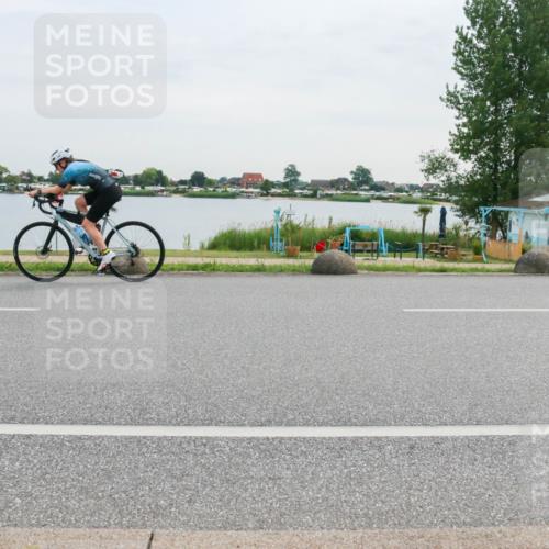 15.06.2025 - 27. Vierlanden-Triathlon H.Heesch http://msf.ph/oto/8036444 15.06.2025 10:48:53 Radfahren 229, 236, 358 meine-sportfotos.de
