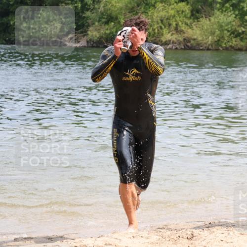 21.06.2025 - 27. Vierlanden-Triathlon Lena Gebhardt http://msf.ph/oto/8036450 15.06.2025 11:57:57 Schwimmen 984, 985, 986, 987, 988 meine-sportfotos.de