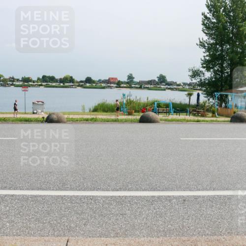 21.06.2025 - 27. Vierlanden-Triathlon H.Heesch http://msf.ph/oto/8036461 15.06.2025 11:45:36 Radfahren 645, 728, 733 meine-sportfotos.de