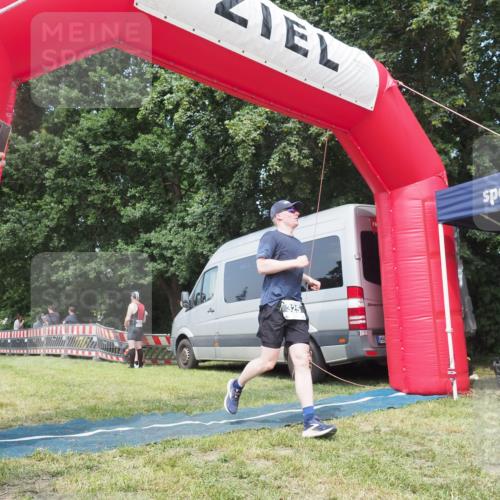21.06.2025 - 27. Vierlanden-Triathlon KatJ http://msf.ph/oto/8036478 15.06.2025 11:25:23 Schwimmen  meine-sportfotos.de