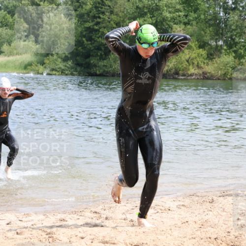 21.06.2025 - 27. Vierlanden-Triathlon Lena Gebhardt http://msf.ph/oto/8036481 15.06.2025 11:58:02 Schwimmen 984, 985, 987, 988 meine-sportfotos.de