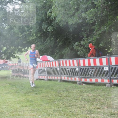 21.06.2025 - 27. Vierlanden-Triathlon KatJ http://msf.ph/oto/8036530 15.06.2025 14:15:22 Ziel 1278 meine-sportfotos.de
