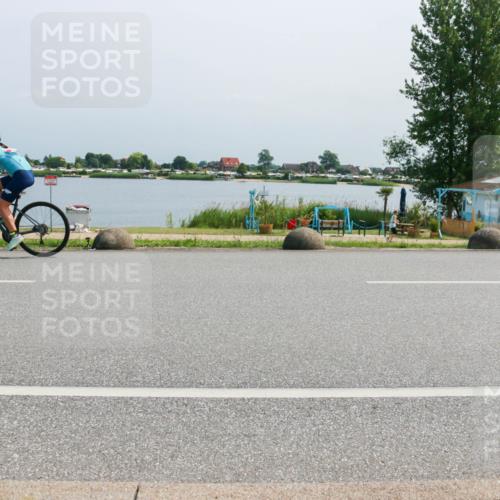 21.06.2025 - 27. Vierlanden-Triathlon H.Heesch http://msf.ph/oto/8036545 15.06.2025 11:46:11 Radfahren 215, 803 meine-sportfotos.de