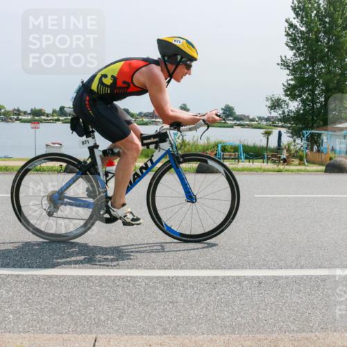 21.06.2025 - 27. Vierlanden-Triathlon H.Heesch http://msf.ph/oto/8036553 15.06.2025 11:46:11 Radfahren 215, 803 meine-sportfotos.de