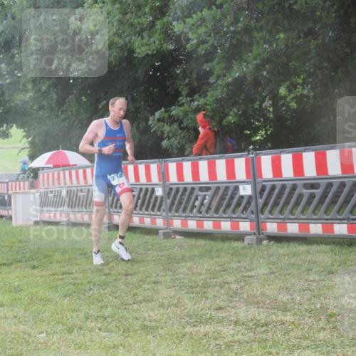 21.06.2025 - 27. Vierlanden-Triathlon KatJ http://msf.ph/oto/8036574 15.06.2025 14:15:23 Ziel 1278 meine-sportfotos.de