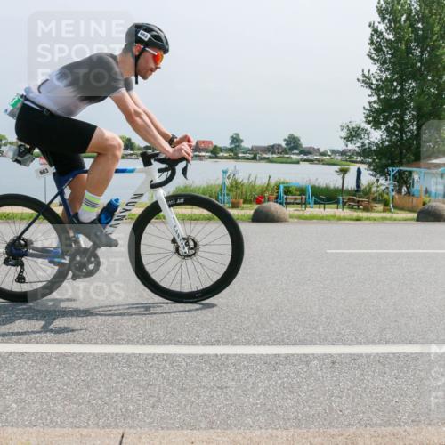 21.06.2025 - 27. Vierlanden-Triathlon H.Heesch http://msf.ph/oto/8036594 15.06.2025 11:46:16 Radfahren 215, 663, 743, 886 meine-sportfotos.de