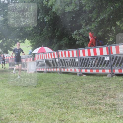 21.06.2025 - 27. Vierlanden-Triathlon KatJ http://msf.ph/oto/8036606 15.06.2025 14:15:34 Ziel 1172, 1211, 1309 meine-sportfotos.de
