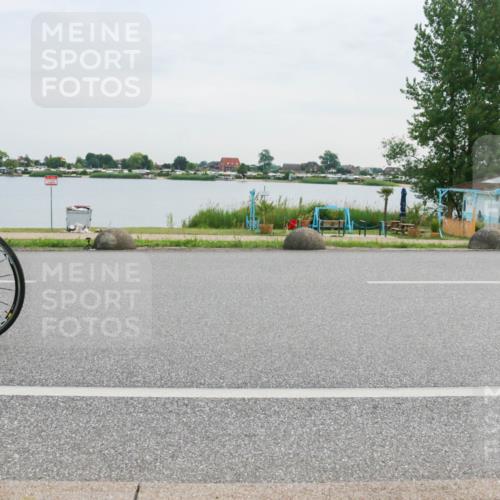 15.06.2025 - 27. Vierlanden-Triathlon H.Heesch http://msf.ph/oto/8036607 15.06.2025 10:48:56 Radfahren 229, 236, 358, 378 meine-sportfotos.de