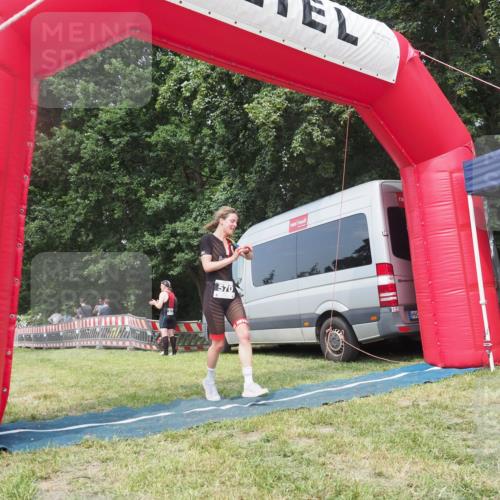 21.06.2025 - 27. Vierlanden-Triathlon KatJ http://msf.ph/oto/8036610 15.06.2025 11:25:35 Schwimmen  meine-sportfotos.de