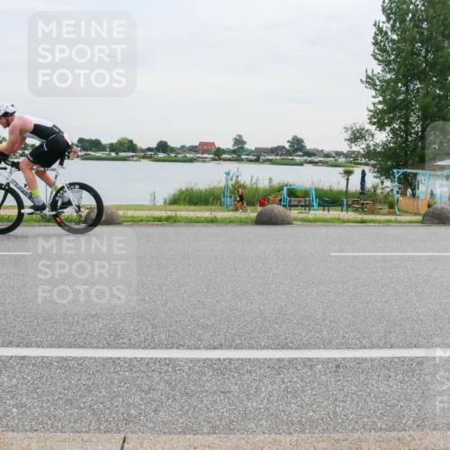 15.06.2025 - 27. Vierlanden-Triathlon H.Heesch http://msf.ph/oto/8036641 15.06.2025 10:49:09 Radfahren 115, 469 meine-sportfotos.de