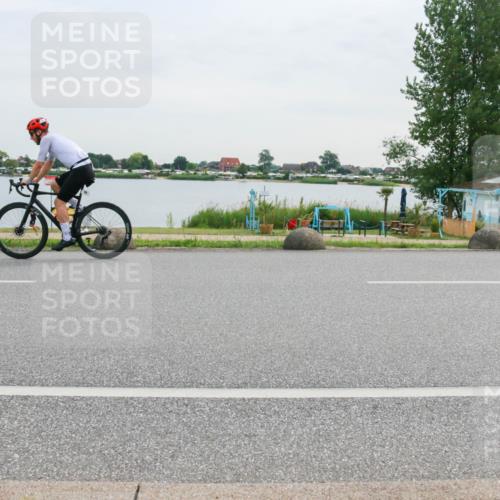 15.06.2025 - 27. Vierlanden-Triathlon H.Heesch http://msf.ph/oto/8036648 15.06.2025 10:49:12 Radfahren 29, 115, 447 meine-sportfotos.de