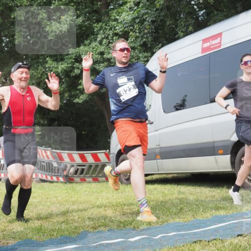 21.06.2025 - 27. Vierlanden-Triathlon KatJ http://msf.ph/oto/8036672 15.06.2025 11:25:50 Schwimmen  meine-sportfotos.de
