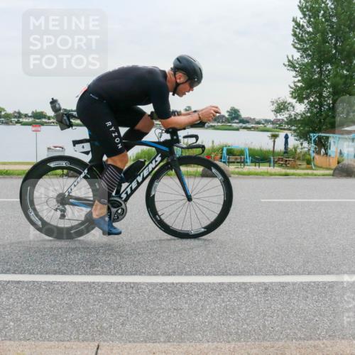 15.06.2025 - 27. Vierlanden-Triathlon H.Heesch http://msf.ph/oto/8036685 15.06.2025 10:49:42 Radfahren 4, 367, 407 meine-sportfotos.de