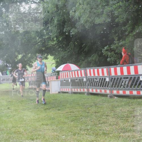 21.06.2025 - 27. Vierlanden-Triathlon KatJ http://msf.ph/oto/8036686 15.06.2025 14:15:38 Ziel 1172, 1211, 1217, 1293, 1309 meine-sportfotos.de