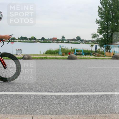 15.06.2025 - 27. Vierlanden-Triathlon H.Heesch http://msf.ph/oto/8036697 15.06.2025 10:49:49 Radfahren 232, 367, 613 meine-sportfotos.de