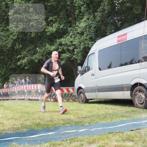 21.06.2025 - 27. Vierlanden-Triathlon KatJ http://msf.ph/oto/8036710 15.06.2025 11:26:04 Schwimmen  meine-sportfotos.de