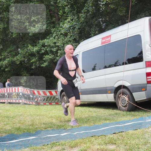21.06.2025 - 27. Vierlanden-Triathlon KatJ http://msf.ph/oto/8036733 15.06.2025 11:26:05 Schwimmen  meine-sportfotos.de