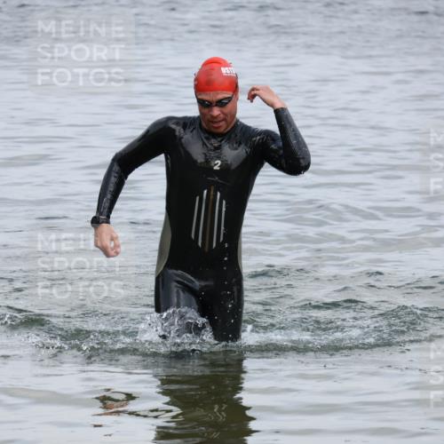 21.06.2025 - 27. Vierlanden-Triathlon Lena Gebhardt http://msf.ph/oto/8036740 15.06.2025 12:01:48 Schwimmen 998 meine-sportfotos.de