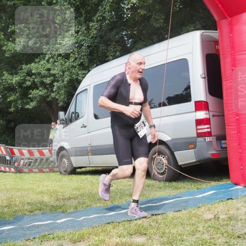 21.06.2025 - 27. Vierlanden-Triathlon KatJ http://msf.ph/oto/8036746 15.06.2025 11:26:05 Schwimmen  meine-sportfotos.de