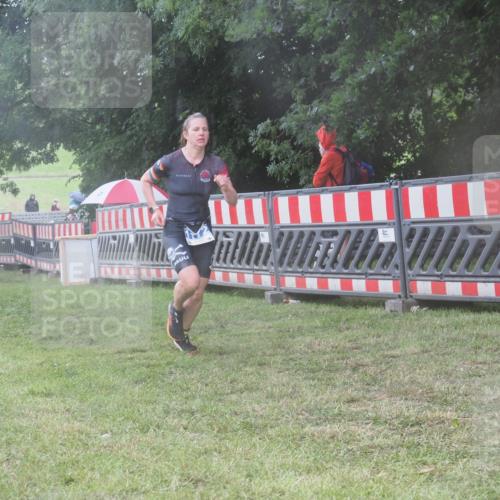 21.06.2025 - 27. Vierlanden-Triathlon KatJ http://msf.ph/oto/8036749 15.06.2025 14:15:41 Ziel 1172, 1210, 1217, 1293, 1309 meine-sportfotos.de