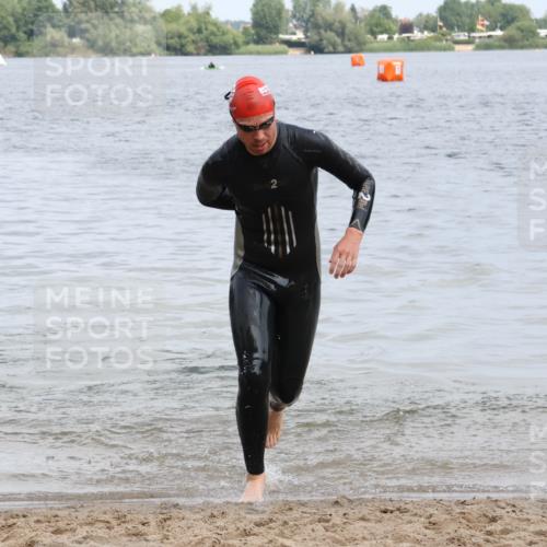 21.06.2025 - 27. Vierlanden-Triathlon Lena Gebhardt http://msf.ph/oto/8036762 15.06.2025 12:01:53 Schwimmen 998 meine-sportfotos.de