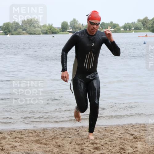 21.06.2025 - 27. Vierlanden-Triathlon Lena Gebhardt http://msf.ph/oto/8036771 15.06.2025 12:01:54 Schwimmen 998 meine-sportfotos.de