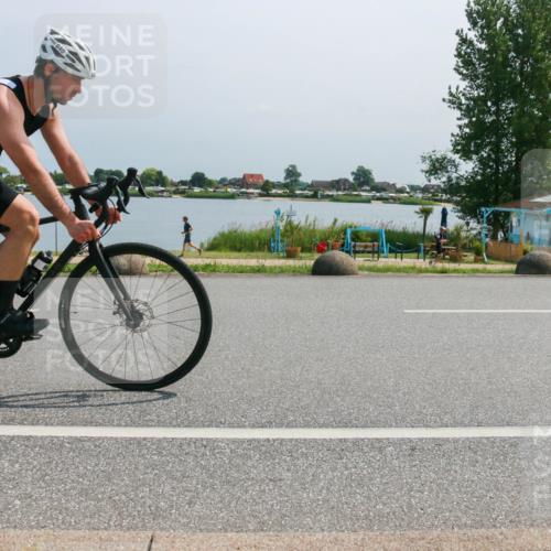 21.06.2025 - 27. Vierlanden-Triathlon H.Heesch http://msf.ph/oto/8036779 15.06.2025 11:46:30 Radfahren 640, 805 meine-sportfotos.de