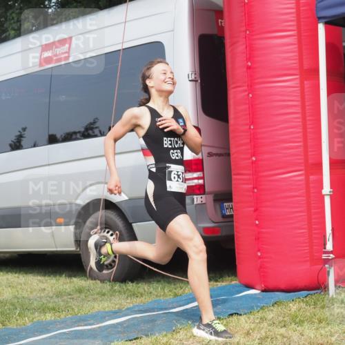 21.06.2025 - 27. Vierlanden-Triathlon KatJ http://msf.ph/oto/8036784 15.06.2025 11:26:08 Schwimmen  meine-sportfotos.de