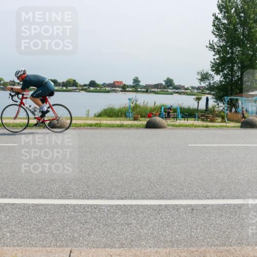 21.06.2025 - 27. Vierlanden-Triathlon H.Heesch http://msf.ph/oto/8036792 15.06.2025 11:46:34 Radfahren 640, 694 meine-sportfotos.de