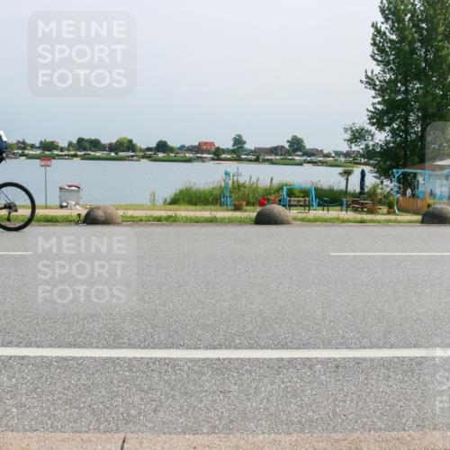 21.06.2025 - 27. Vierlanden-Triathlon H.Heesch http://msf.ph/oto/8036813 15.06.2025 11:46:42 Radfahren 222, 678 meine-sportfotos.de