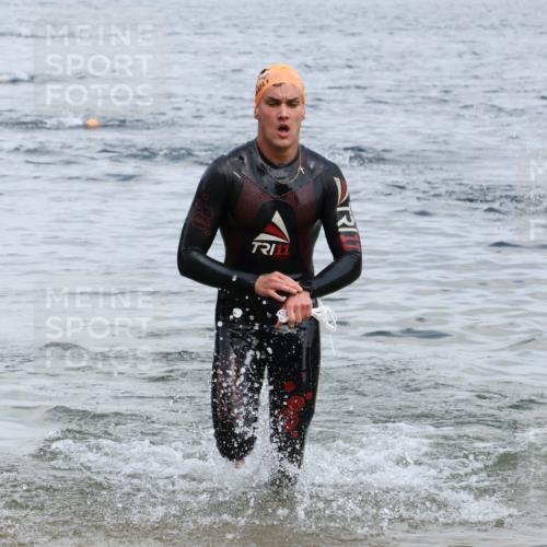 21.06.2025 - 27. Vierlanden-Triathlon Lena Gebhardt http://msf.ph/oto/8036845 15.06.2025 12:02:27 Schwimmen 1000 meine-sportfotos.de