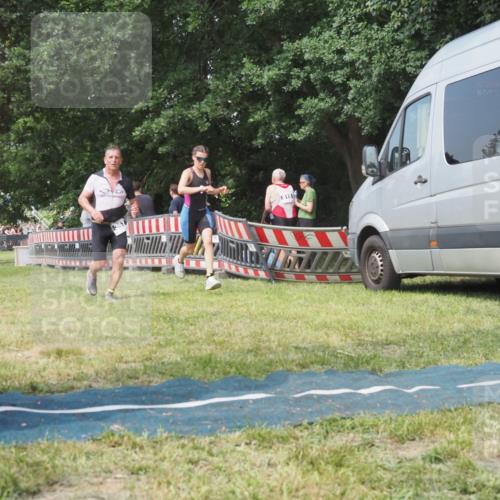 21.06.2025 - 27. Vierlanden-Triathlon KatJ http://msf.ph/oto/8036862 15.06.2025 11:26:29 Schwimmen  meine-sportfotos.de
