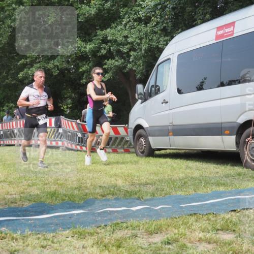 21.06.2025 - 27. Vierlanden-Triathlon KatJ http://msf.ph/oto/8036885 15.06.2025 11:26:29 Schwimmen  meine-sportfotos.de