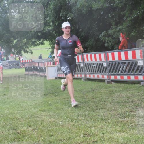 21.06.2025 - 27. Vierlanden-Triathlon KatJ http://msf.ph/oto/8036887 15.06.2025 14:15:58 Ziel 1173, 1277 meine-sportfotos.de