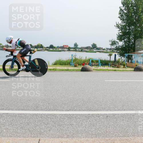 21.06.2025 - 27. Vierlanden-Triathlon H.Heesch http://msf.ph/oto/8036894 15.06.2025 11:47:01 Radfahren 801, 831 meine-sportfotos.de