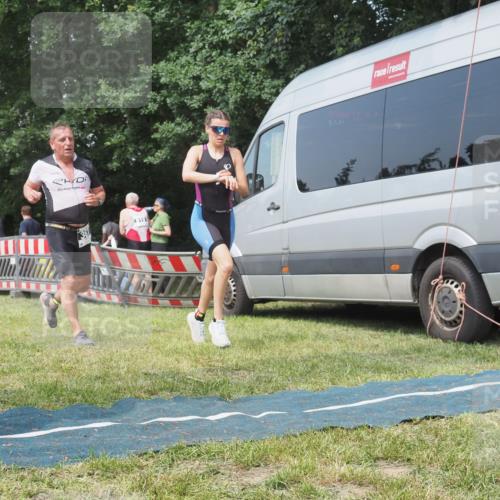 21.06.2025 - 27. Vierlanden-Triathlon KatJ http://msf.ph/oto/8036900 15.06.2025 11:26:30 Schwimmen  meine-sportfotos.de