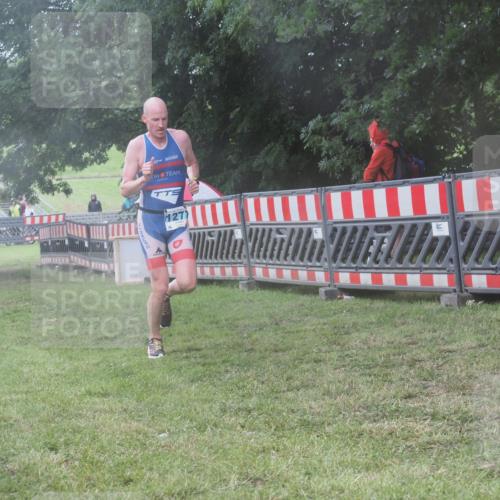 21.06.2025 - 27. Vierlanden-Triathlon KatJ http://msf.ph/oto/8036928 15.06.2025 14:16:01 Ziel 1277 meine-sportfotos.de