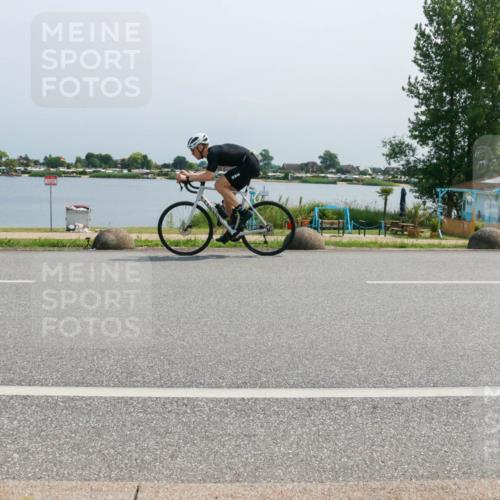 21.06.2025 - 27. Vierlanden-Triathlon H.Heesch http://msf.ph/oto/8036931 15.06.2025 11:47:04 Radfahren 647, 710, 734, 763, 831 meine-sportfotos.de