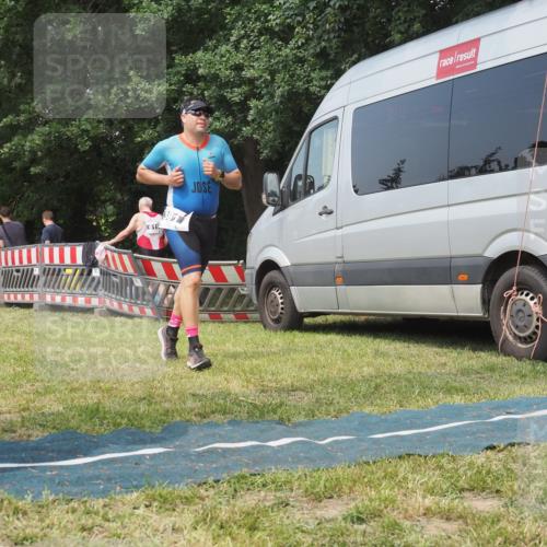 21.06.2025 - 27. Vierlanden-Triathlon KatJ http://msf.ph/oto/8036964 15.06.2025 11:26:36 Schwimmen  meine-sportfotos.de