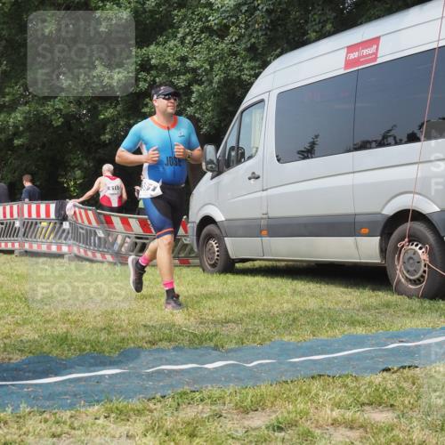 21.06.2025 - 27. Vierlanden-Triathlon KatJ http://msf.ph/oto/8036968 15.06.2025 11:26:36 Schwimmen  meine-sportfotos.de