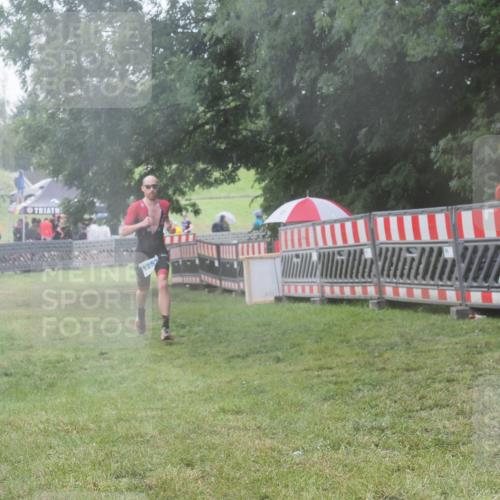 21.06.2025 - 27. Vierlanden-Triathlon KatJ http://msf.ph/oto/8036986 15.06.2025 14:16:14 Ziel 1253 meine-sportfotos.de