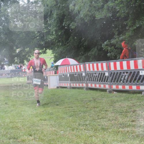 21.06.2025 - 27. Vierlanden-Triathlon KatJ http://msf.ph/oto/8036994 15.06.2025 14:16:14 Ziel 1253 meine-sportfotos.de