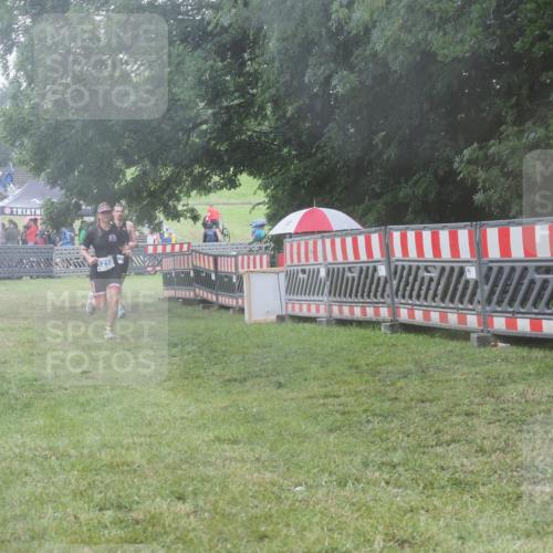 21.06.2025 - 27. Vierlanden-Triathlon KatJ http://msf.ph/oto/8037040 15.06.2025 14:17:12 Ziel 1218, 1269 meine-sportfotos.de