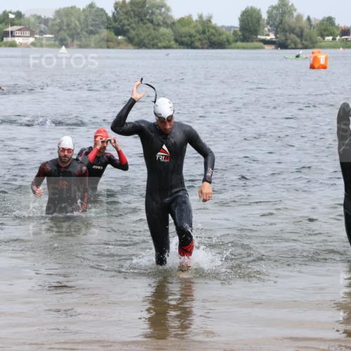 21.06.2025 - 27. Vierlanden-Triathlon Lena Gebhardt http://msf.ph/oto/8037052 15.06.2025 12:03:23 Schwimmen 1004, 1005, 1006, 1007, 1008 meine-sportfotos.de